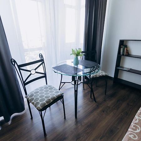 Apartments Біля Жд Вокзалу 伊万诺-弗兰科夫斯克 外观 照片