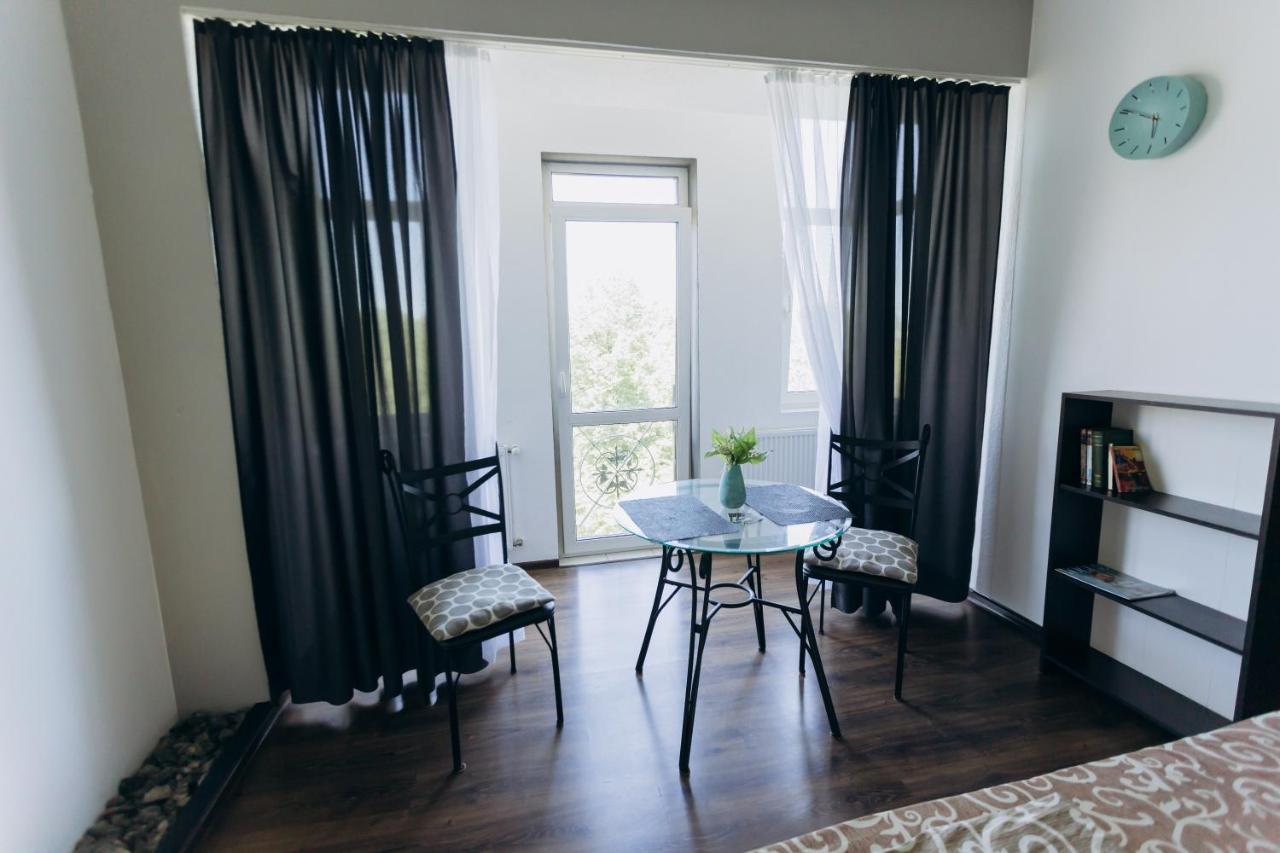 Apartments Біля Жд Вокзалу 伊万诺-弗兰科夫斯克 外观 照片